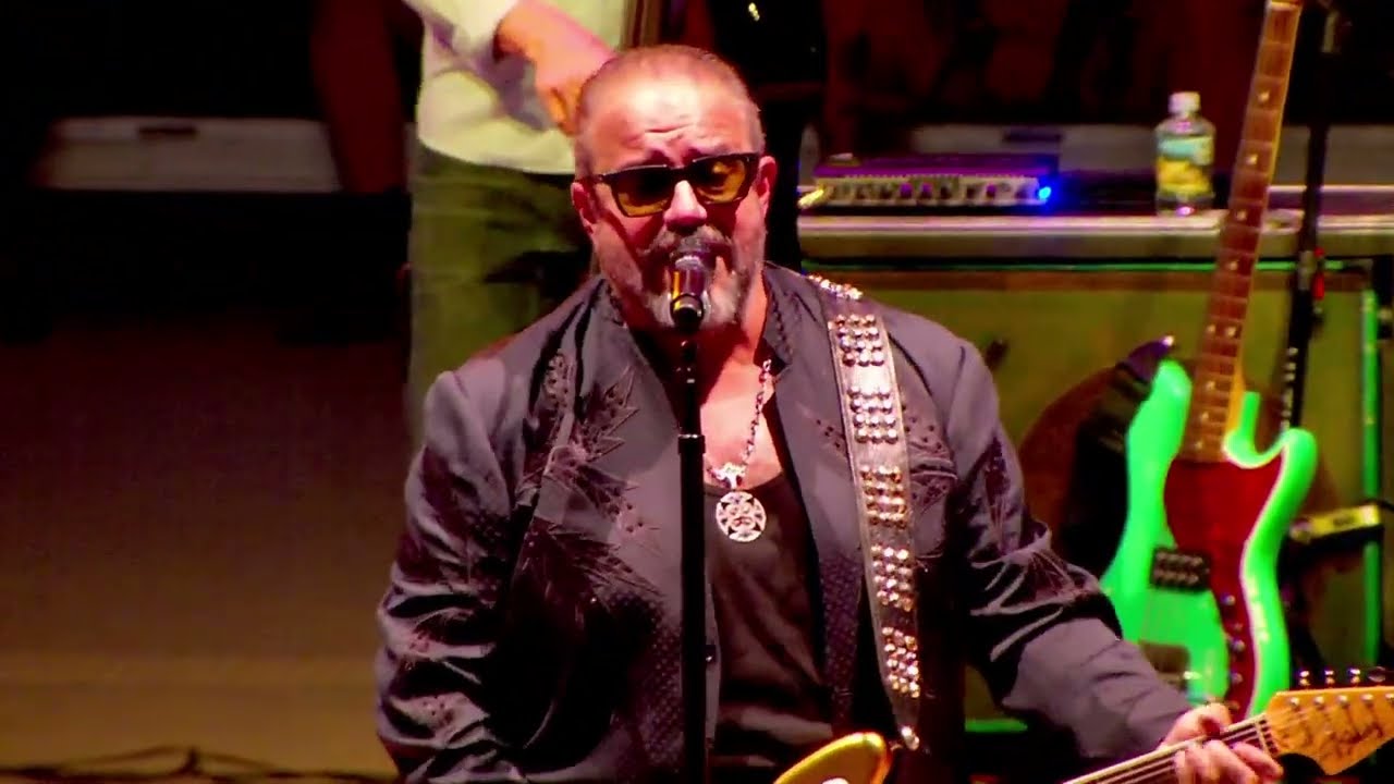 The Mavericks live in concert